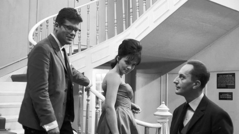 кадр из фильма Девушка из банка