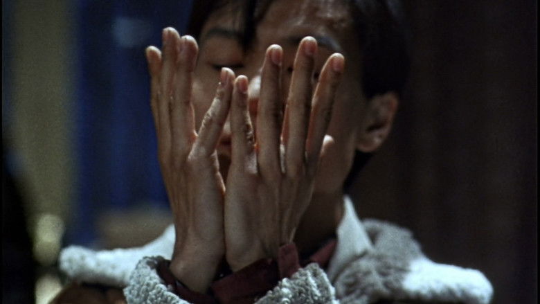 кадр из фильма Восточный дворец, западный дворец