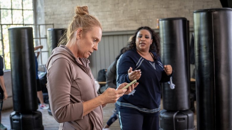 кадр из фильма Мама мафия