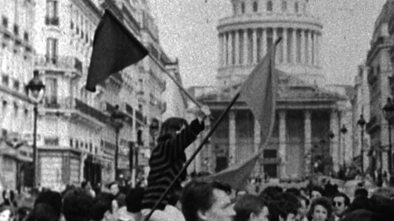 кадр из фильма Les Révoltés