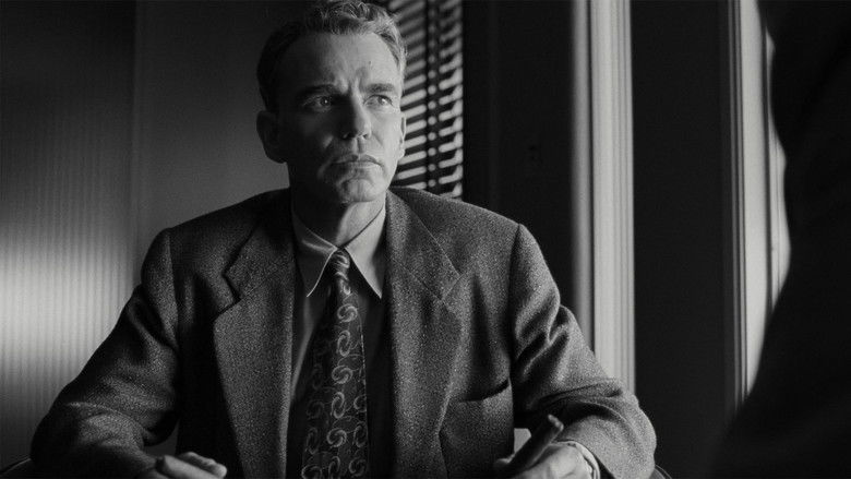 кадр из фильма Человек, которого не было