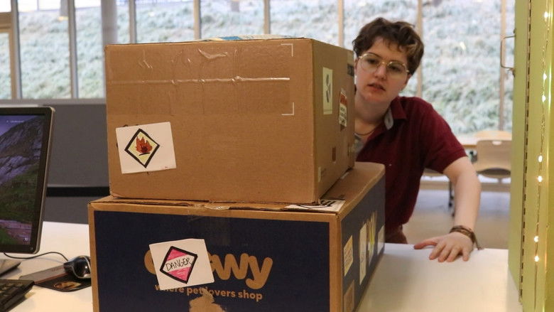 кадр из фильма Unboxing