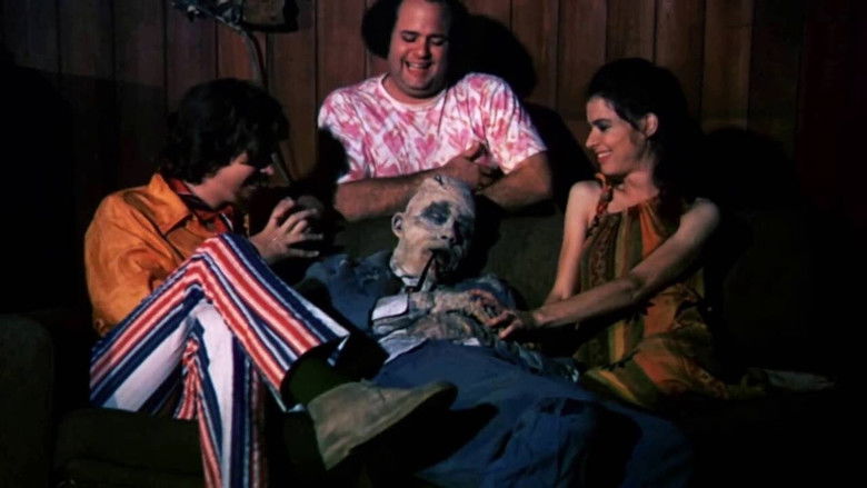 кадр из фильма Трупы детям не игрушка