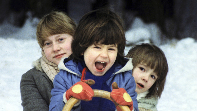 кадр из фильма Housata