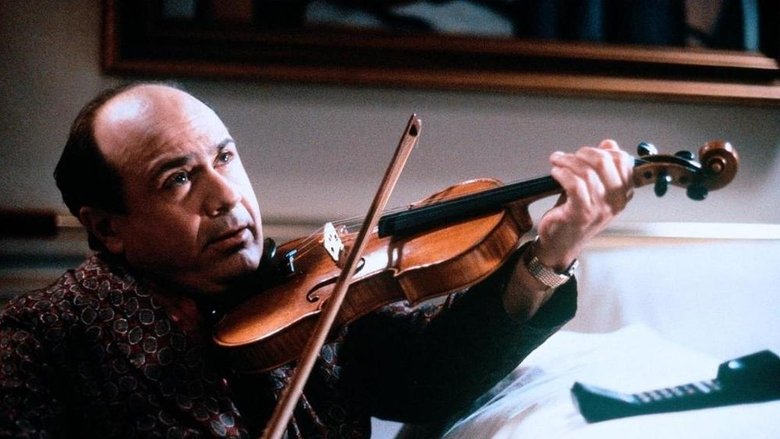 кадр из фильма Чужие деньги