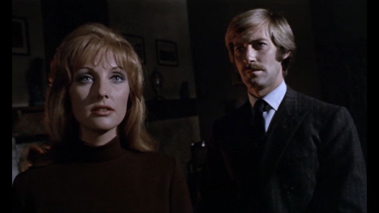 кадр из фильма Qualcosa striscia nel buio