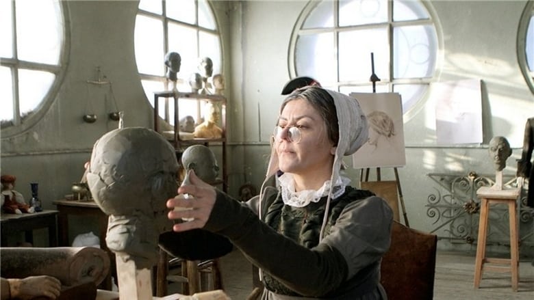 кадр из фильма L'étonnante histoire de Mme Tussaud et de ses théâtres de cire