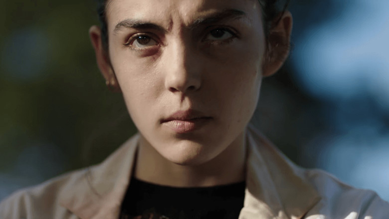 кадр из фильма Сырое