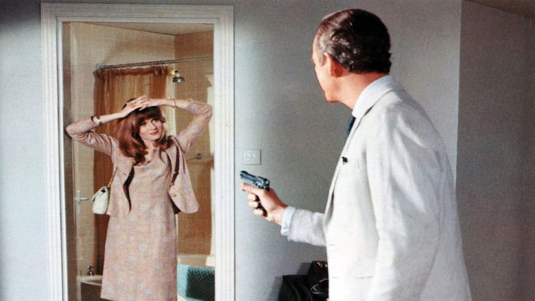 кадр из фильма Там, где шпионы