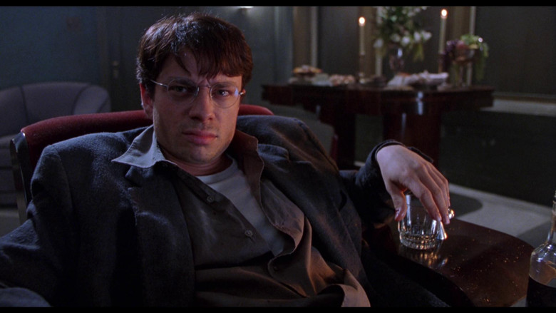 кадр из фильма Дом ночных призраков