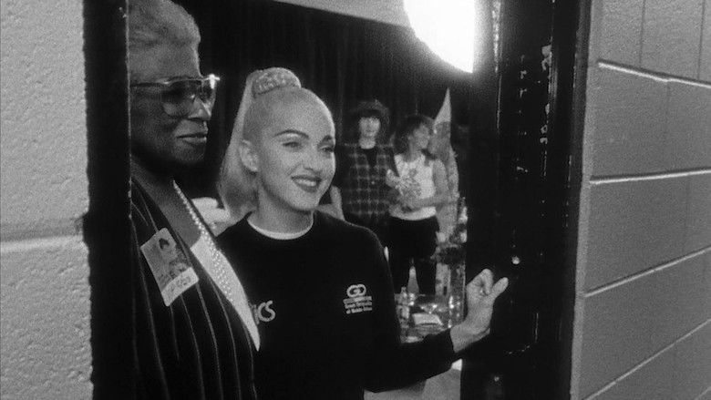 кадр из фильма В постели с Мадонной