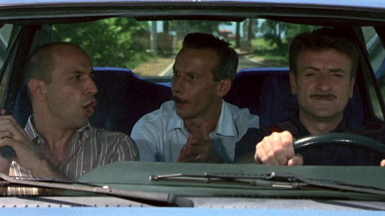 кадр из фильма Трое мужчин и нога