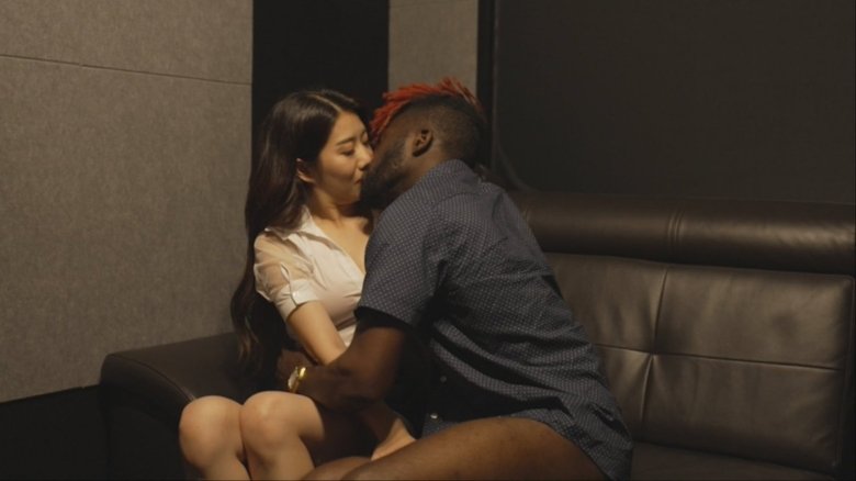 кадр из фильма 다 받아주는 콜센터