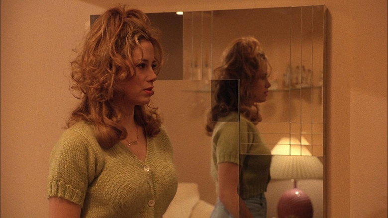 кадр из фильма Великая Афродита