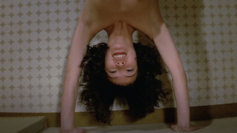 кадр из фильма おんなの細道　濡れた海峡