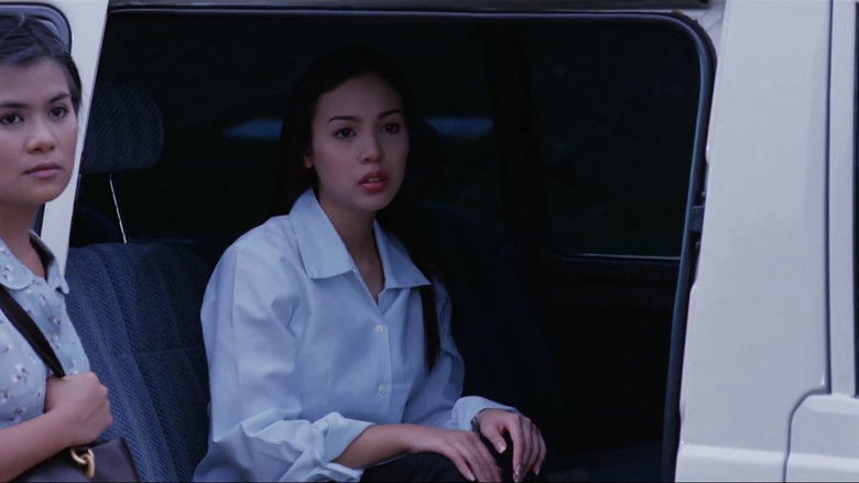 кадр из фильма Mula sa Puso