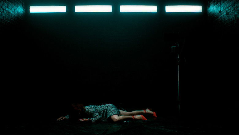 кадр из фильма La Habitación Negra