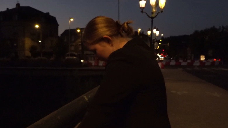 кадр из фильма Un Feu Distant