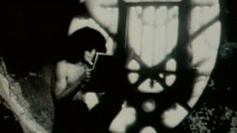 кадр из фильма Les Chemins perdus