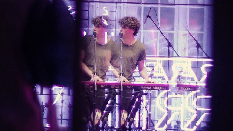 кадр из фильма ARTEMIEV. Интервью