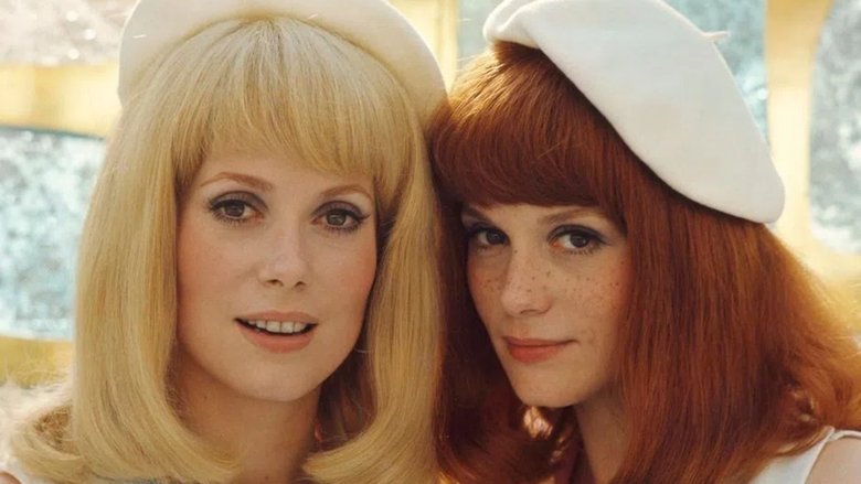 кадр из фильма French Beauty