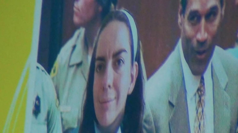 кадр из фильма Emma Holland: Here Comes Mr. Forehead