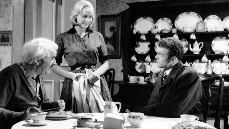 кадр из фильма Hell Is a City