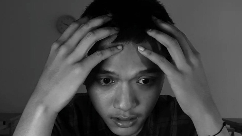 кадр из фильма THE CLOCK (Bayangan Waktu)