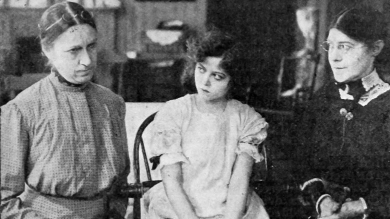 кадр из фильма Susie Snowflake