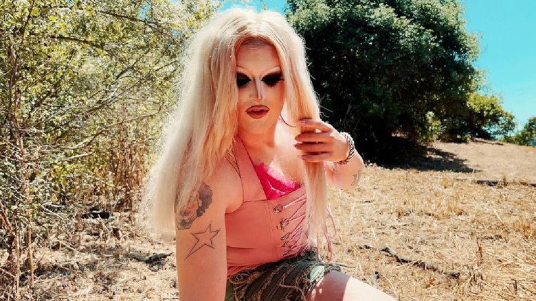 кадр из фильма Feral Female