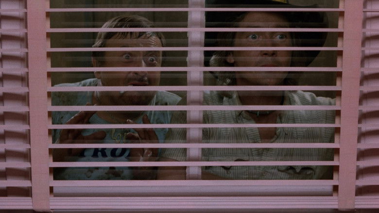 кадр из фильма Изнанка долины кукол