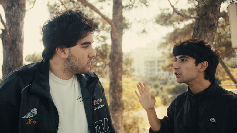 кадр из фильма O HƏR ŞEYİ BİLİR