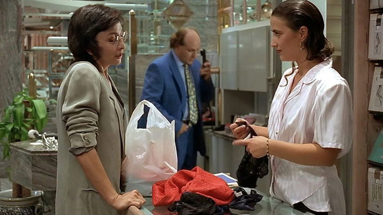 кадр из фильма L'amore molesto