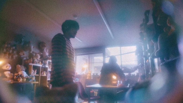 кадр из фильма ぬいぐるみとしゃべる人はやさしい