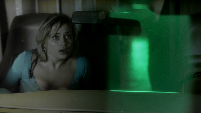 кадр из фильма Забытая во тьме