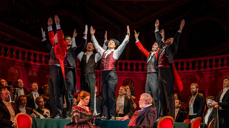 кадр из фильма Royal Ballet & Opera 2025/26: La Traviata