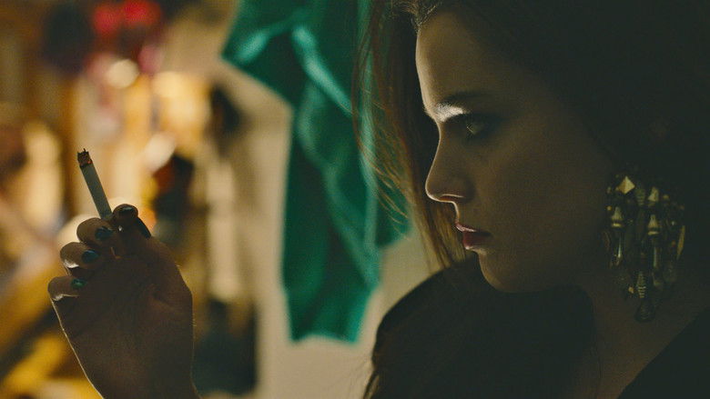 кадр из фильма Поцелуй проклятой