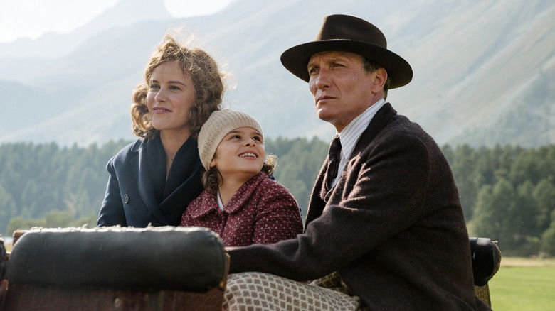 кадр из фильма Как Гитлер украл розового кролика