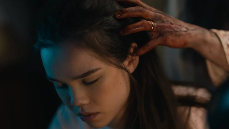 кадр из фильма My Mother, the Zombie