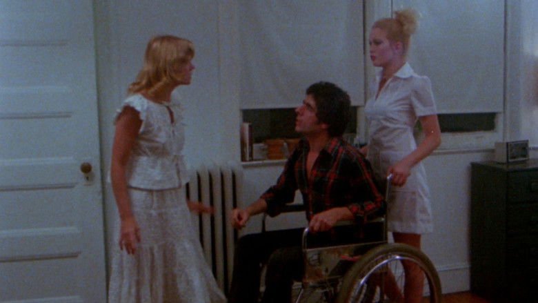 кадр из фильма Hot Honey