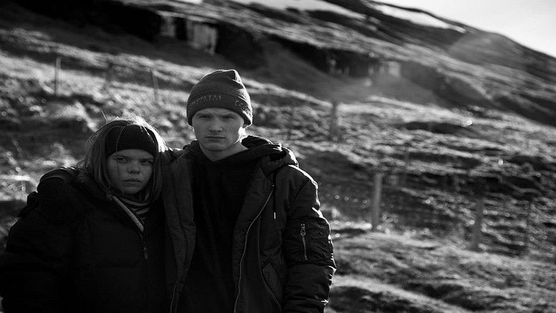 кадр из фильма Деревня