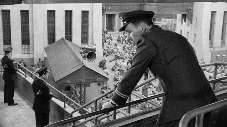 кадр из фильма Грубая сила