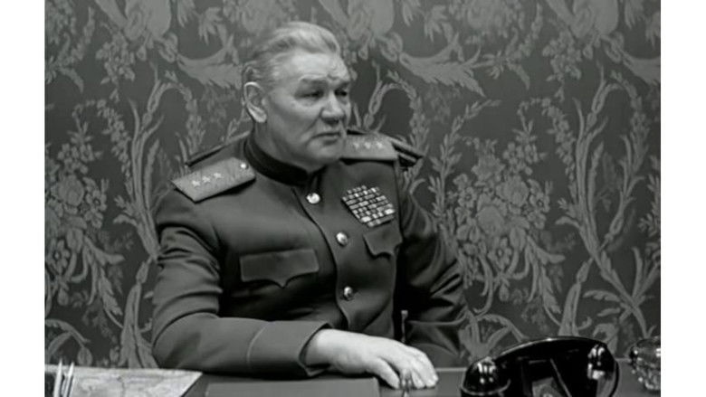 кадр из фильма Украденный поезд