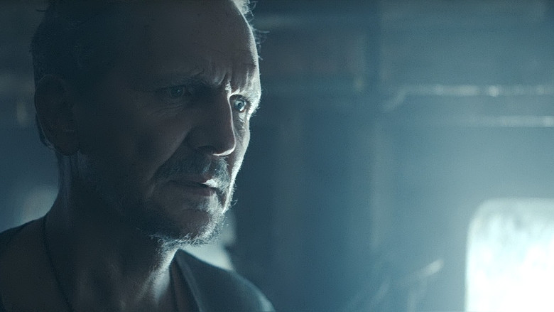 кадр из фильма Чужая Земля