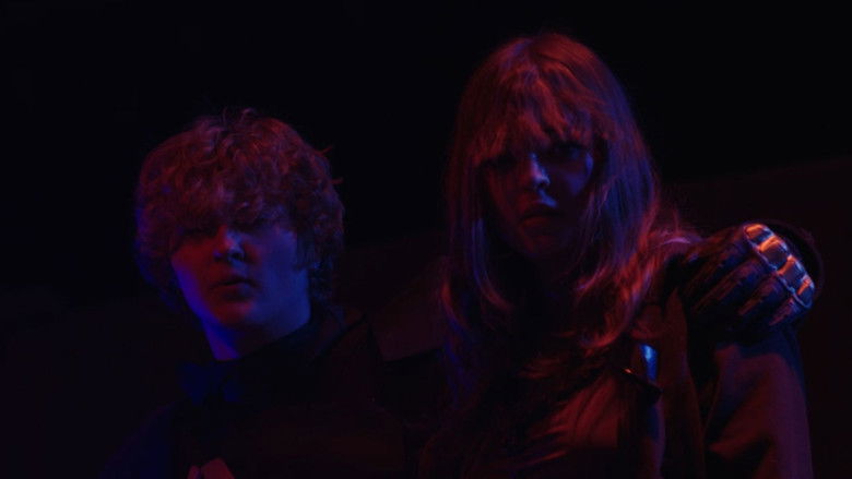 кадр из фильма Dark Shadow