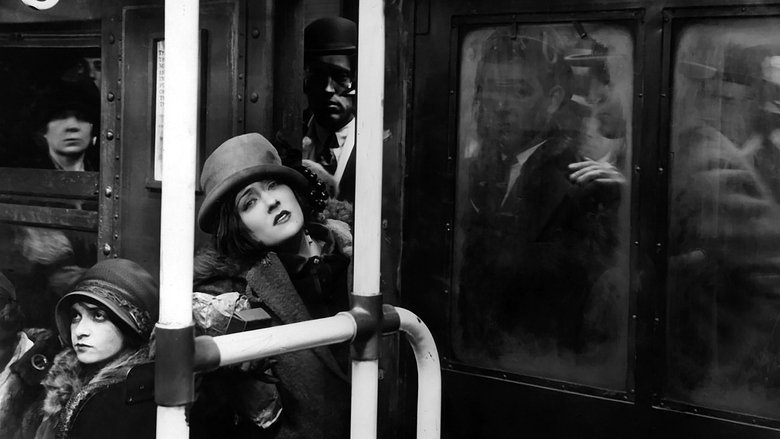 кадр из фильма В руках мужчин