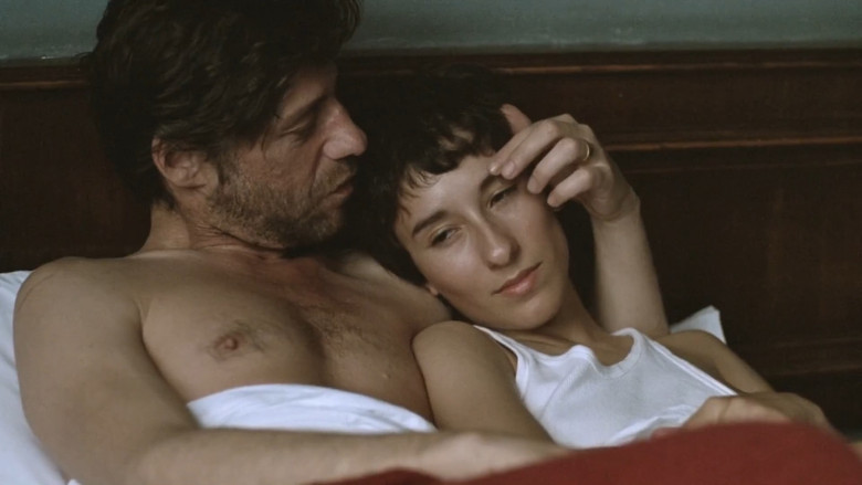 кадр из фильма Головой о стену