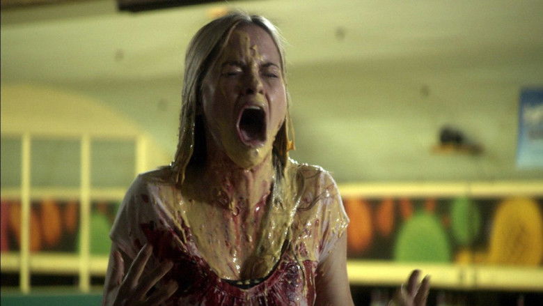 кадр из фильма Зомби тоже люди