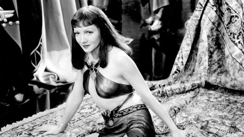 кадр из фильма Клеопатра