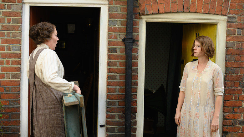 кадр из фильма Злобные маленькие письма